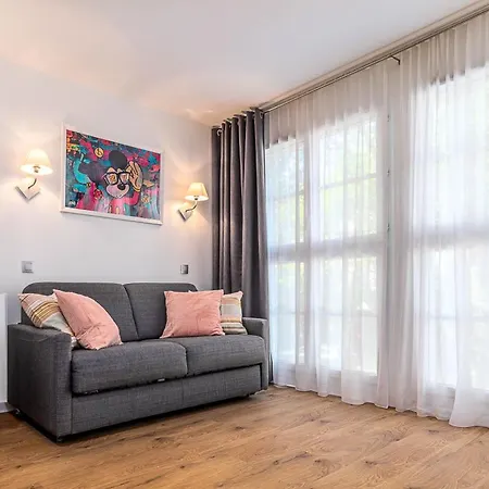 Apartment Disneyland Family Apartments: Heated Indoor Pool & Free Parking Serris