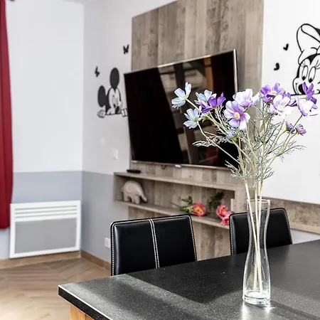 Disneyland Familial Avec Piscine Interieur Chauffe, Parking Gratuit A 5 Minutes Des Parcs * Serris